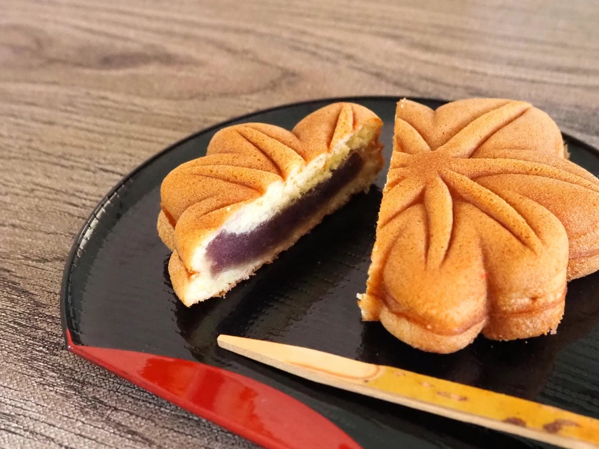 Momiji Manju