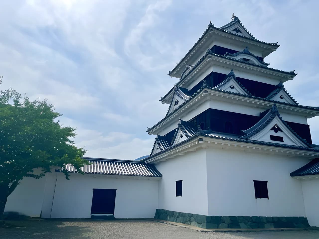 Ozu Castle