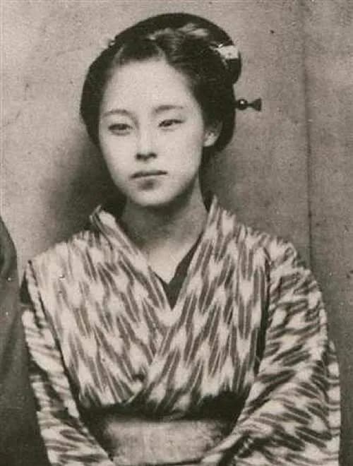 쿠스모토 타카코